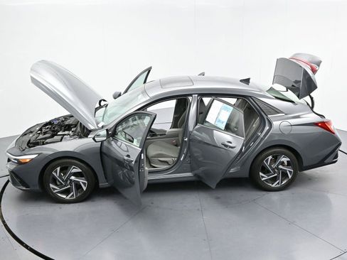 Used 2024 Hyundai Elantra SEL w/ Convenience Package FWD image 43