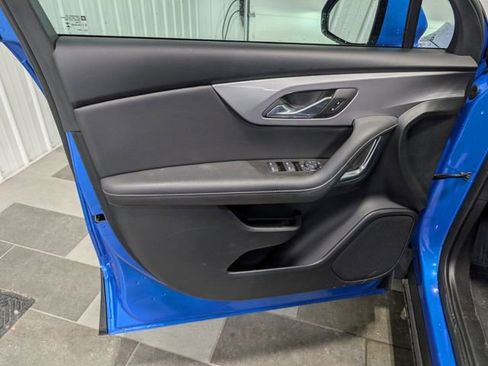 Used 2025 Chevrolet Blazer LT FWD image 12