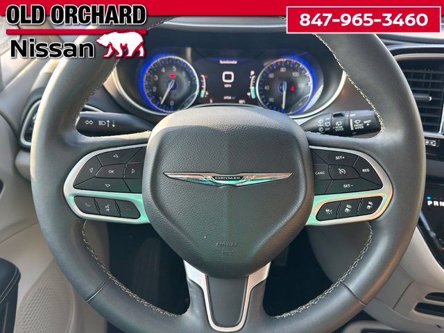 Used 2023 Chrysler Pacifica Touring-L FWD image 20