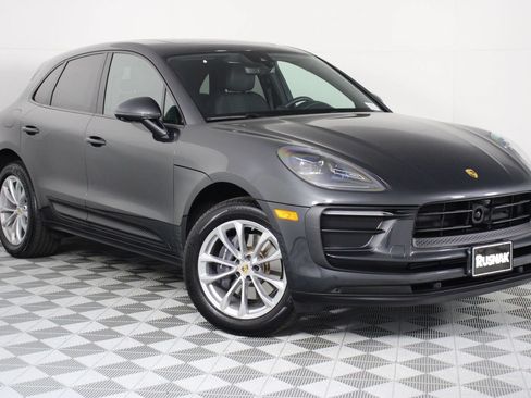Certified 2026 Porsche Macan AWD/4WD image 9