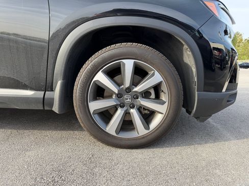 Used 2025 Honda Pilot Elite image 7