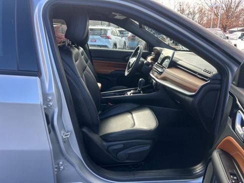 Used 2024 Jeep Compass Limited image 16