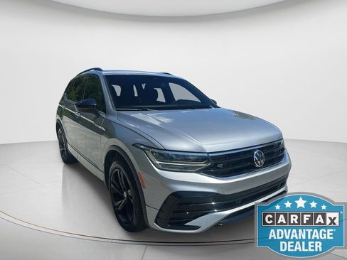 Used 2024 Volkswagen Tiguan SE R-Line image 7