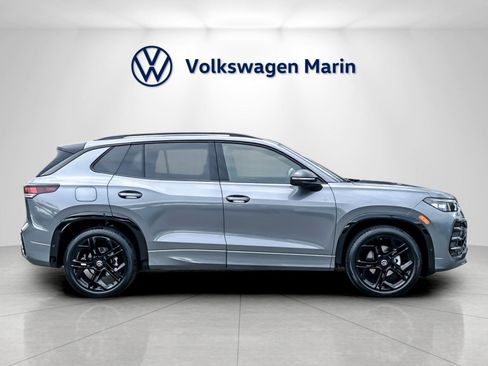 New 2026 Volkswagen Tiguan SE R-Line image 6