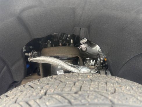 Used 2025 Chevrolet Silverado 1500 W/T image 22