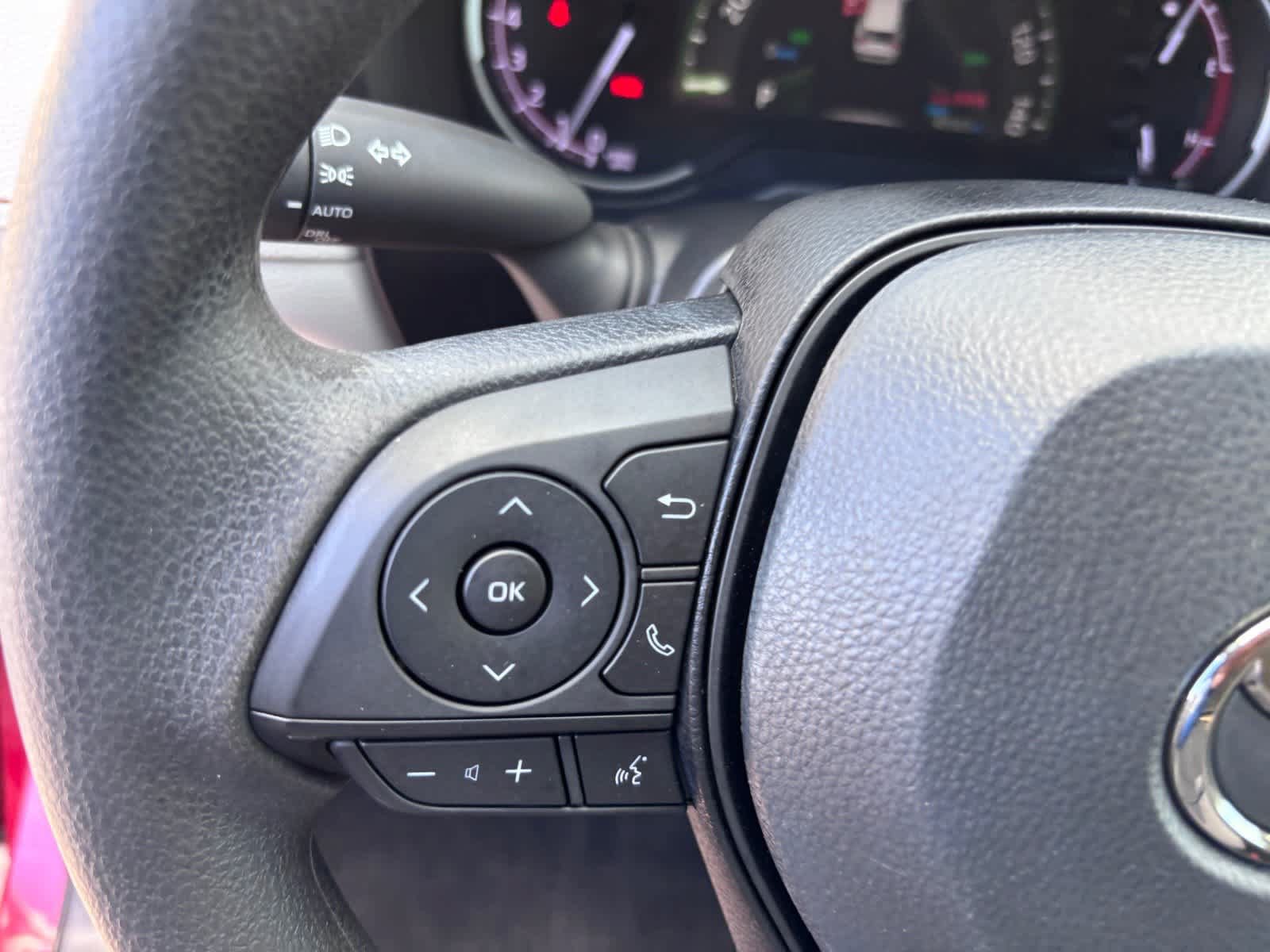 Used 2024 Toyota RAV4 XLE w/ Convenience Package FWD image 23