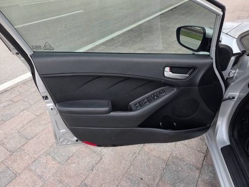 Used 2017 Kia Forte LX w/ LX Popular Package FWD image 11