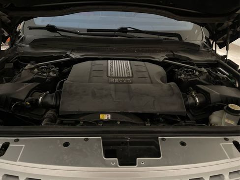 Used 2015 Land Rover Range Rover HSE image 15