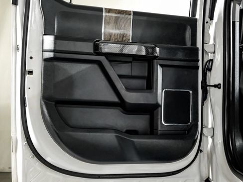 Used 2019 Ford F250 Lariat w/ Lariat Ultimate Package AWD/4WD image 37