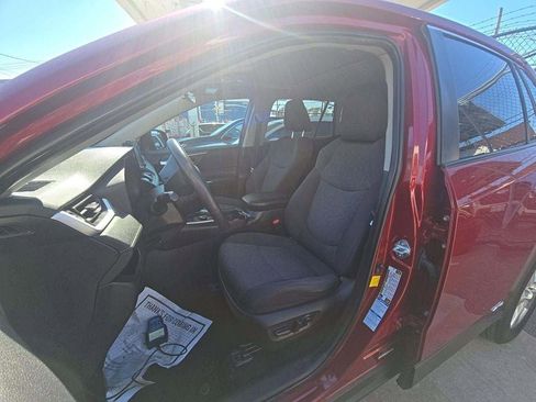 Used 2021 Toyota RAV4 XLE w/ Convenience Package image 3