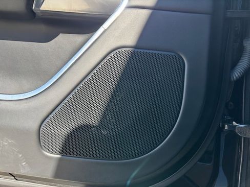 Used 2023 Land Rover Range Rover SE image 23