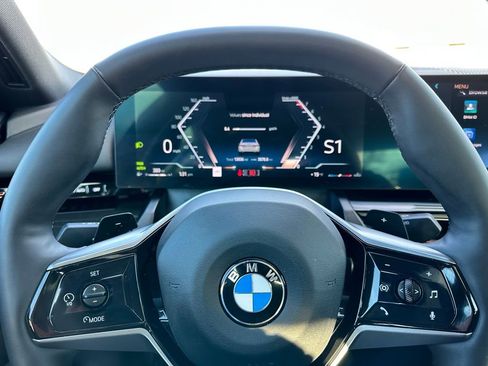 Used 2025 BMW 530i xDrive w/ Premium Package image 29