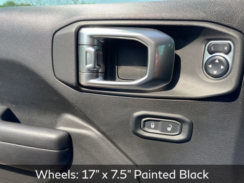 Used 2024 Jeep Wrangler Unlimited AWD/4WD image 14