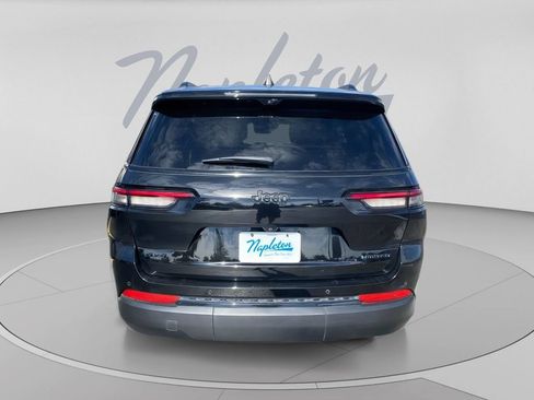 Used 2025 Jeep Grand Cherokee L Limited w/ Luxury Tech Group II AWD/4WD image 8