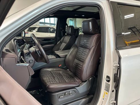 Used 2023 Cadillac Escalade V AWD/4WD image 14