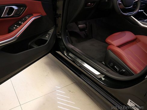 Certified 2025 BMW 330i xDrive Sedan AWD/4WD image 23