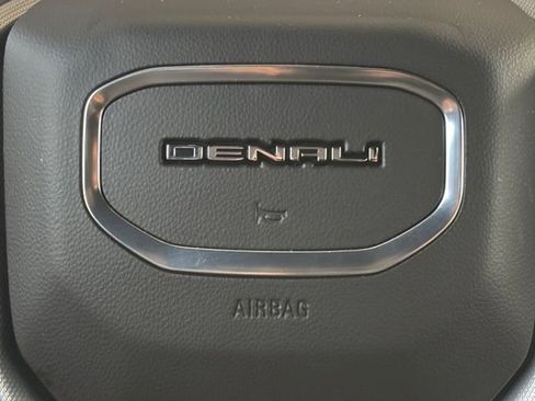 Used 2023 GMC Sierra 1500 Denali w/ Denali Reserve Package AWD/4WD image 13