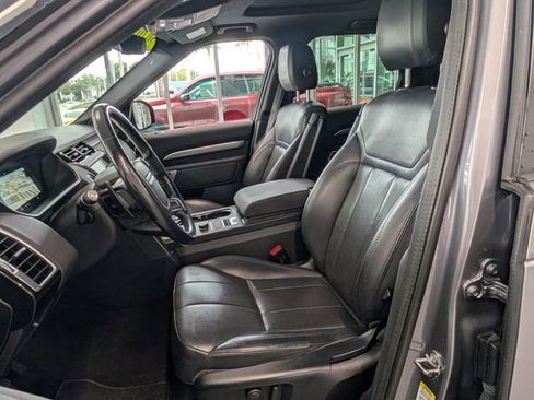 Used 2020 Land Rover Discovery Landmark image 5