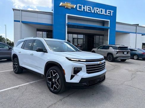 Used 2026 Chevrolet Traverse High Country AWD/4WD image 1