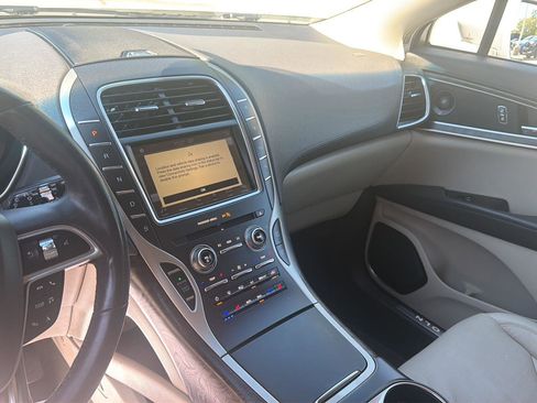 Used 2019 Lincoln Nautilus Reserve AWD/4WD image 15