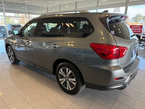 Used 2020 Nissan Pathfinder S image 5