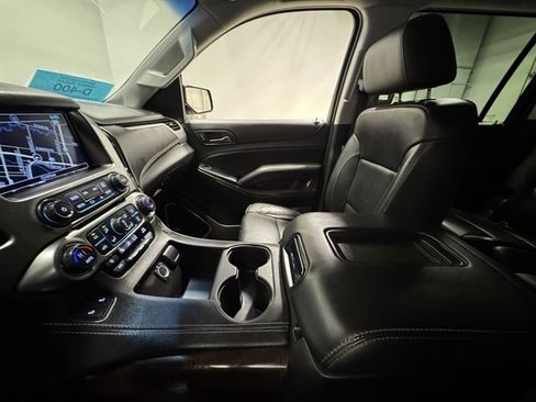 Used 2018 Chevrolet Suburban LT AWD/4WD image 30
