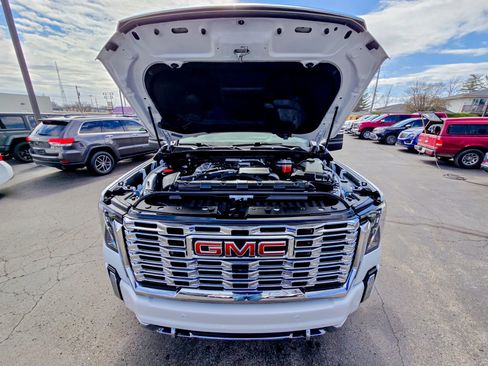 Used 2024 GMC Sierra 3500 Denali w/ Technology Package image 35