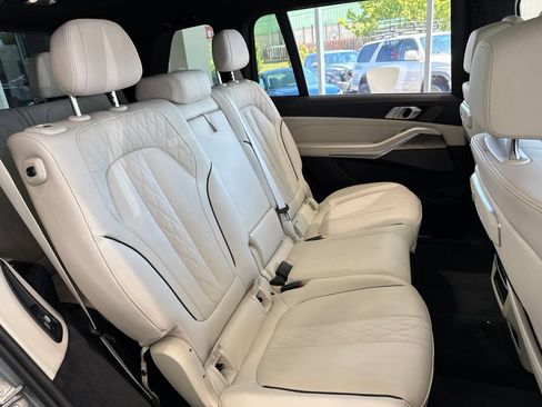 Used 2024 BMW X7 xDrive40i w/ M Sport Package AWD/4WD image 47