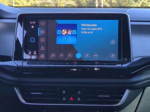 Used 2024 Volkswagen Atlas Cross Sport SE image 20