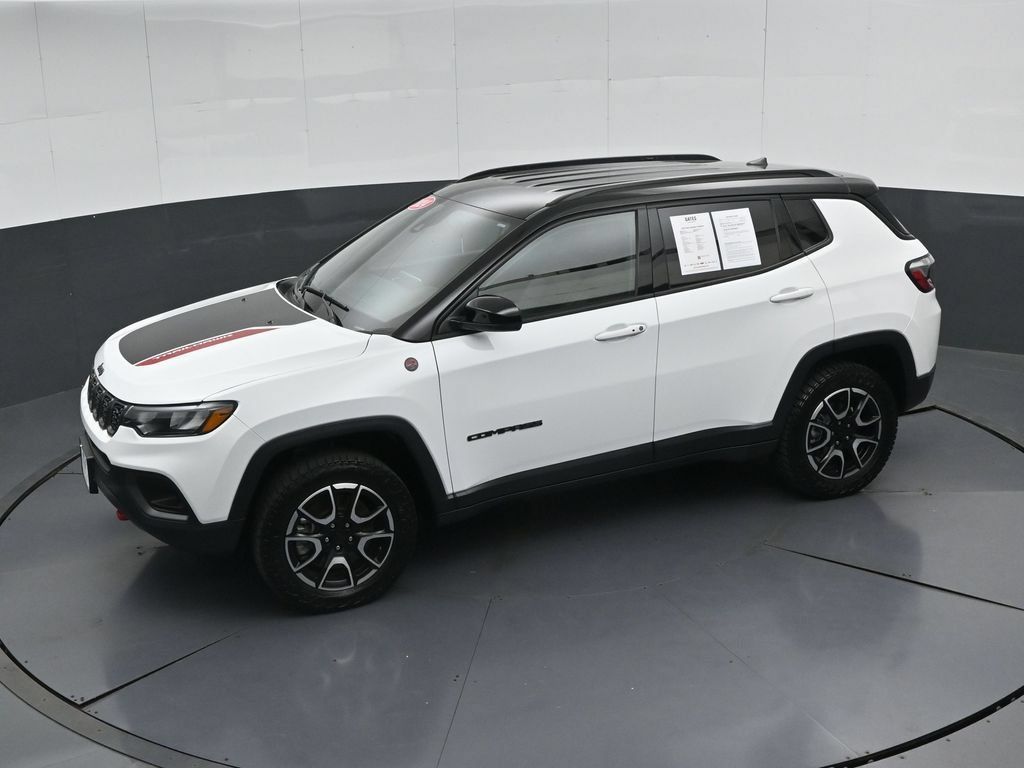 Used 2024 Jeep Compass Trailhawk AWD/4WD image 47