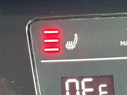 Used 2025 Volkswagen Jetta Sport FWD image 19