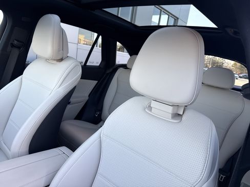 Certified 2025 Mercedes-Benz GLC 300 image 24