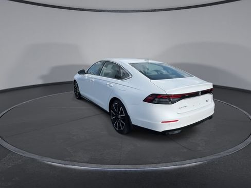 Used 2024 Honda Accord Touring image 7