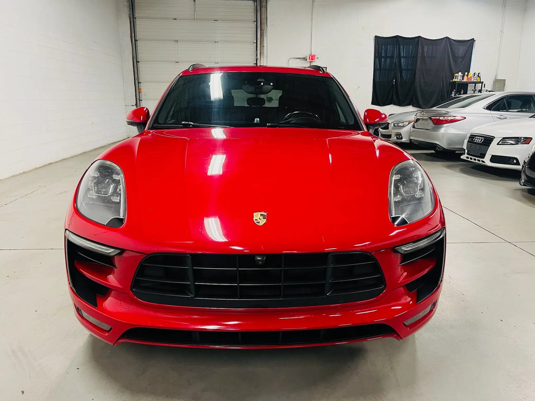 Used 2017 Porsche Macan GTS AWD/4WD image 3