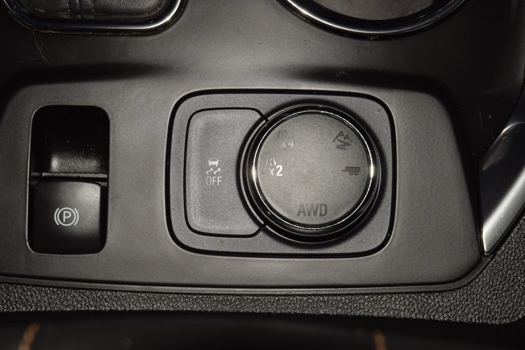 Used 2020 Chevrolet Traverse LT AWD/4WD image 35