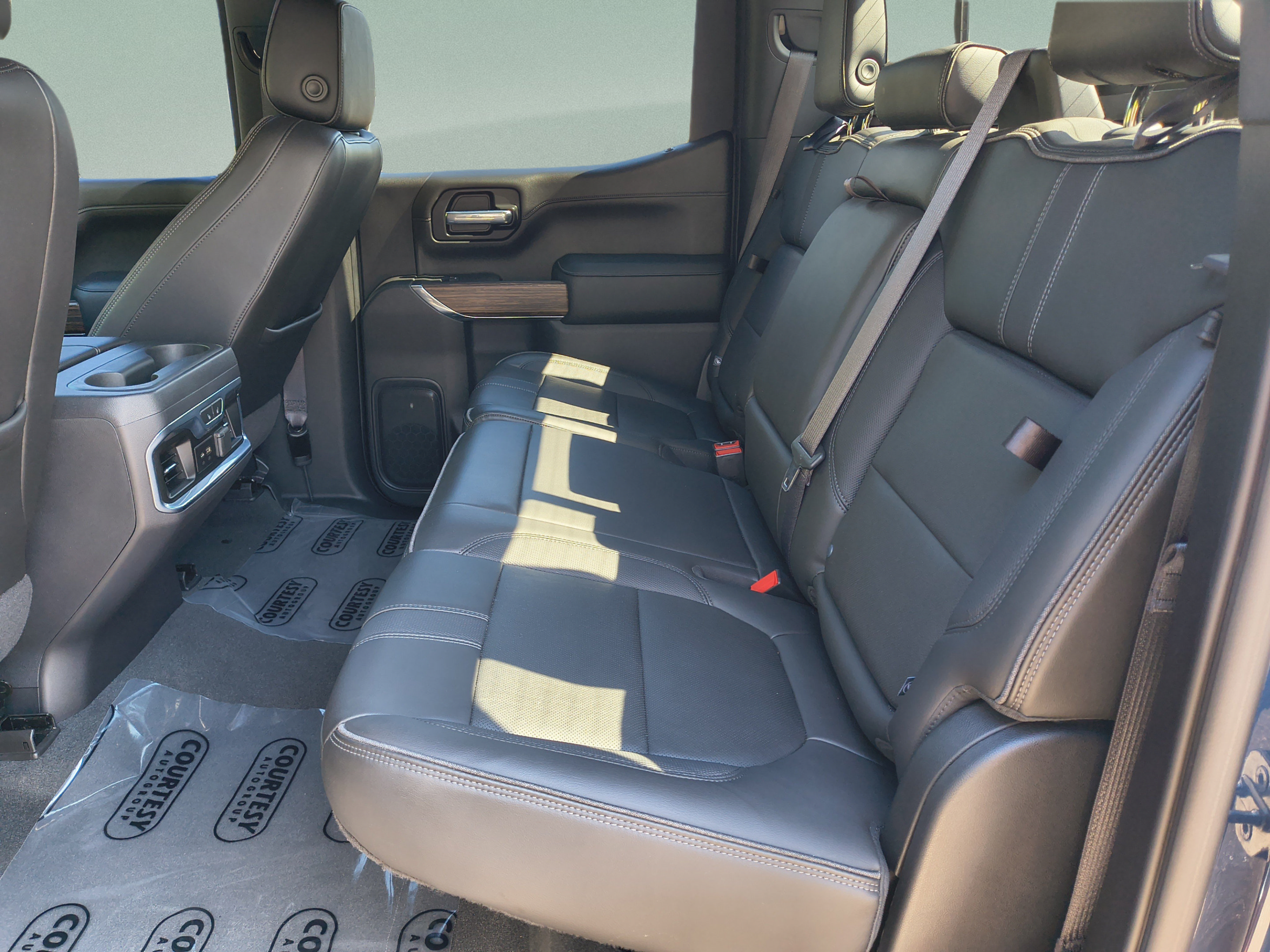 Used 2021 Chevrolet Silverado 1500 High Country w/ Z71 Off-Road Package AWD/4WD image 18