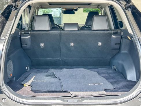 Used 2020 Toyota RAV4 Limited FWD image 26