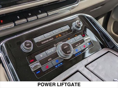 Used 2024 Lincoln Navigator Reserve AWD/4WD image 20