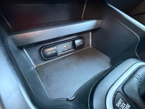 Used 2024 Kia Soul LX w/ Option Group 015 FWD image 28
