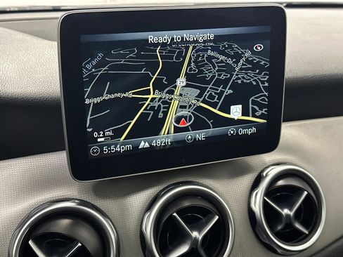 Used 2020 Mercedes-Benz GLA 250 4MATIC image 24