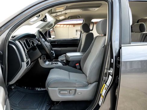 Used 2013 Toyota Tundra 4x4 CrewMax image 4