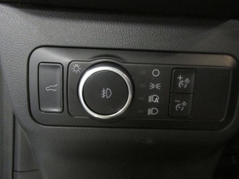 Used 2022 Ford Escape SEL image 32