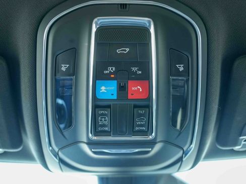 Used 2024 Jeep Grand Cherokee Altitude AWD/4WD image 42