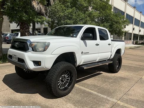 Used 2013 Toyota Tacoma PreRunner w/ SR5 Pkg RWD image 3