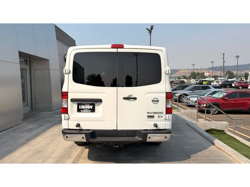 Used 2015 Nissan NV 3500 SV w/ Technology Package RWD image 4