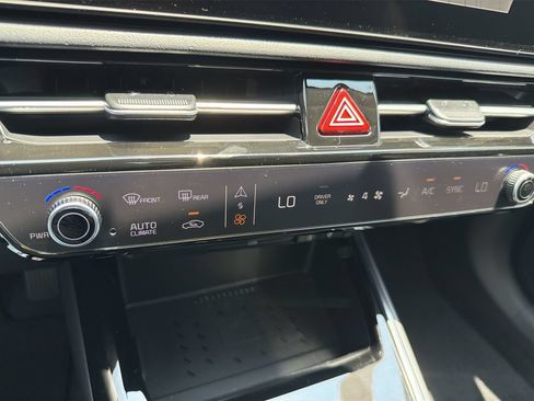 New 2026 Kia Niro EX FWD image 18