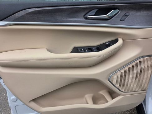 New 2026 Jeep Grand Cherokee Limited RWD image 14