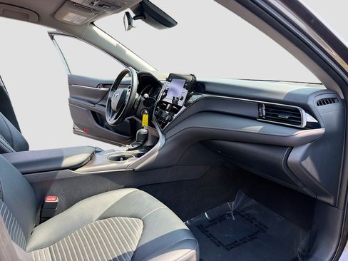 Used 2024 Toyota Camry SE FWD image 5