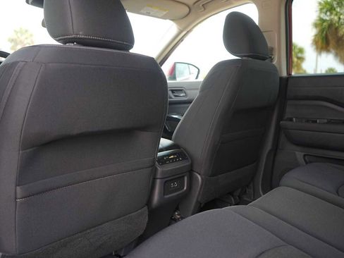Used 2025 Nissan Pathfinder SV FWD image 13