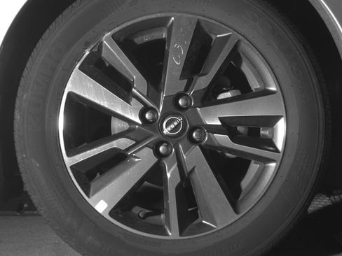 Used 2025 Nissan Versa SV w/ Trunk Package image 13